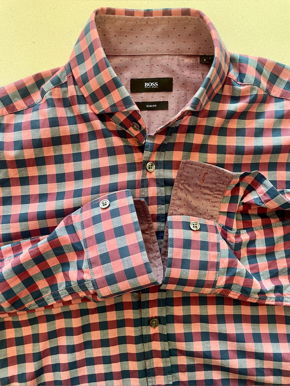 Hugo Boss - all cotton checkered shirt Size Small
